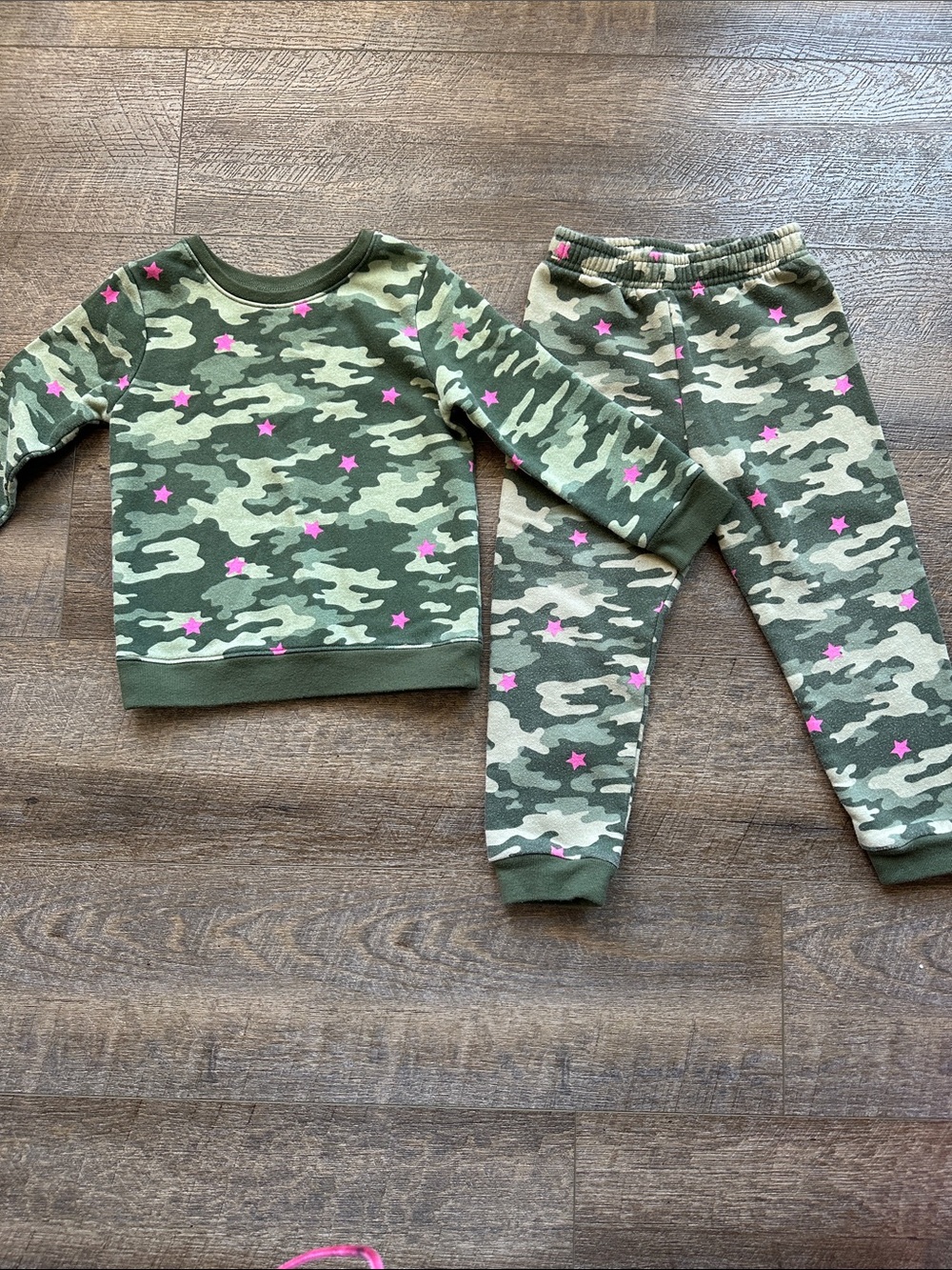 💕3/$20Garanimals Olive Green Camo Set with Pink Stars
